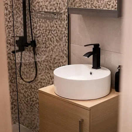 Zeusplace Stylish Living شقة