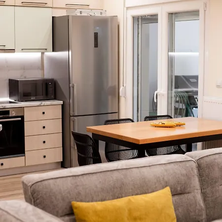 Zeusplace Stylish Living شقة