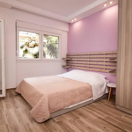 Zeusplace Stylish Living شقة
