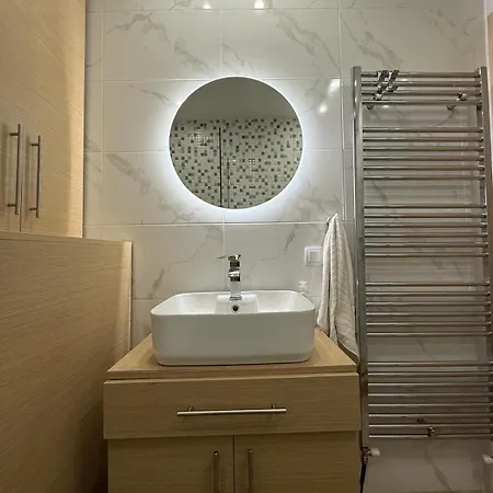 Zeusplace Stylish Living Apartment